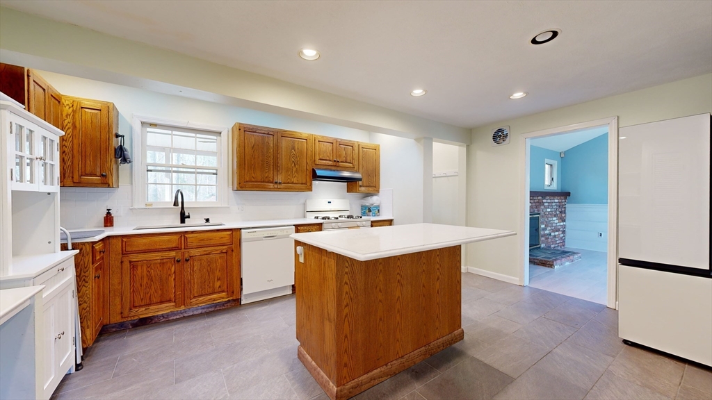 133 Chestnut Street Upton, MA 01568 - Photo 8 of 40 Gallery Image 8
