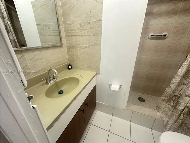 $2,700 | 125 Northwest 4th Avenue, Unit 125, Dania Beach, FL 33004