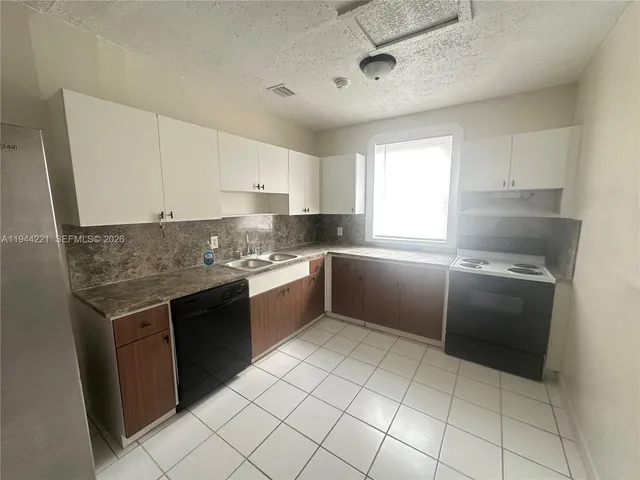 $2,700 | 125 Northwest 4th Avenue, Unit 125, Dania Beach, FL 33004