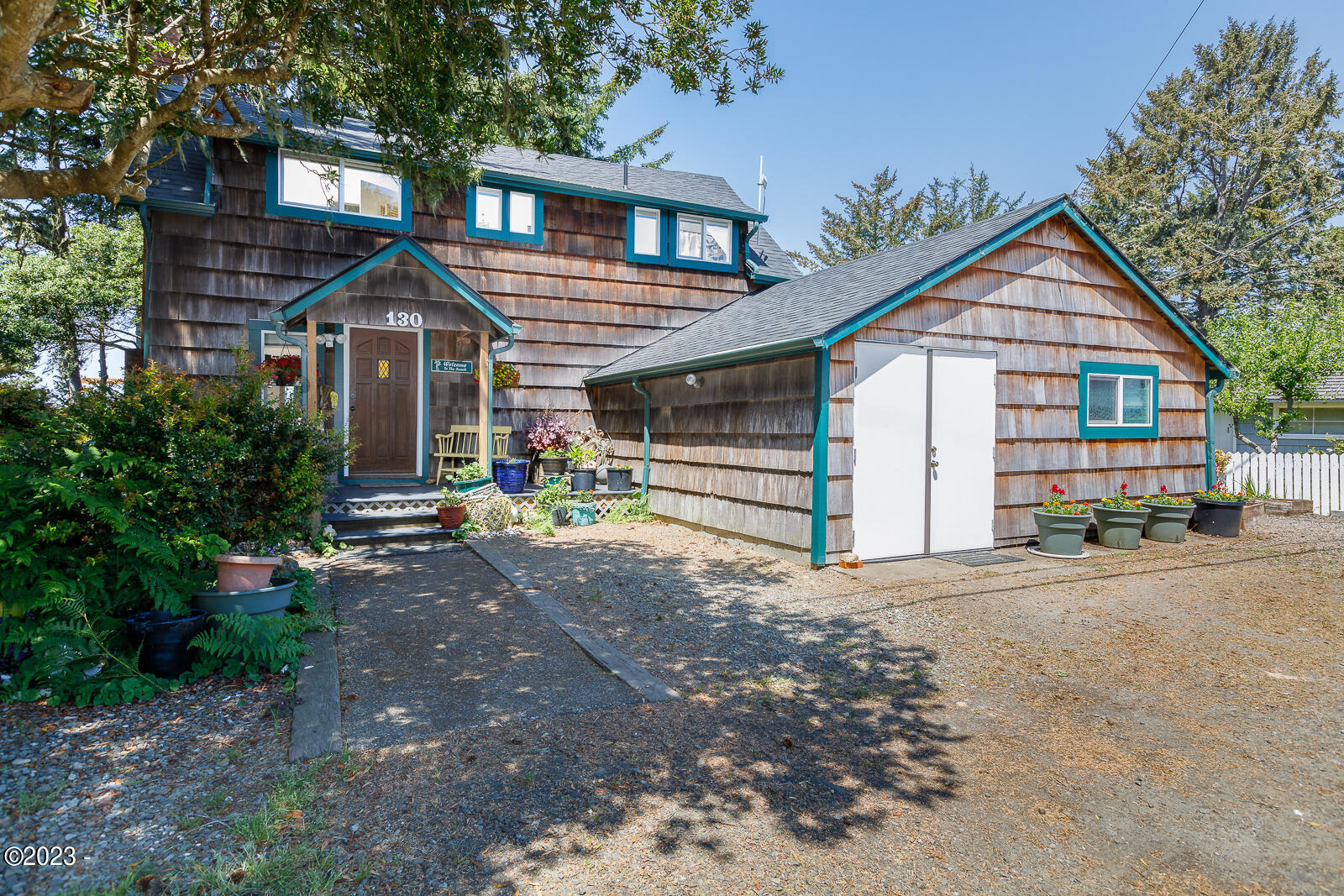 130 Southwest Maple Street Waldport, OR 97394 - Photo 1 of 46 front1
