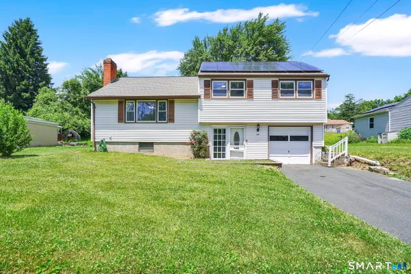 $325,000 | 64 Beacon Hill Road, East Hartford, CT 06108