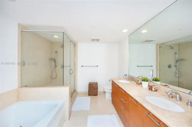 $4,500 | 50 Biscayne Boulevard, Unit 4104, Miami, FL 33132