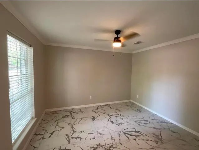 a view of yard with green space