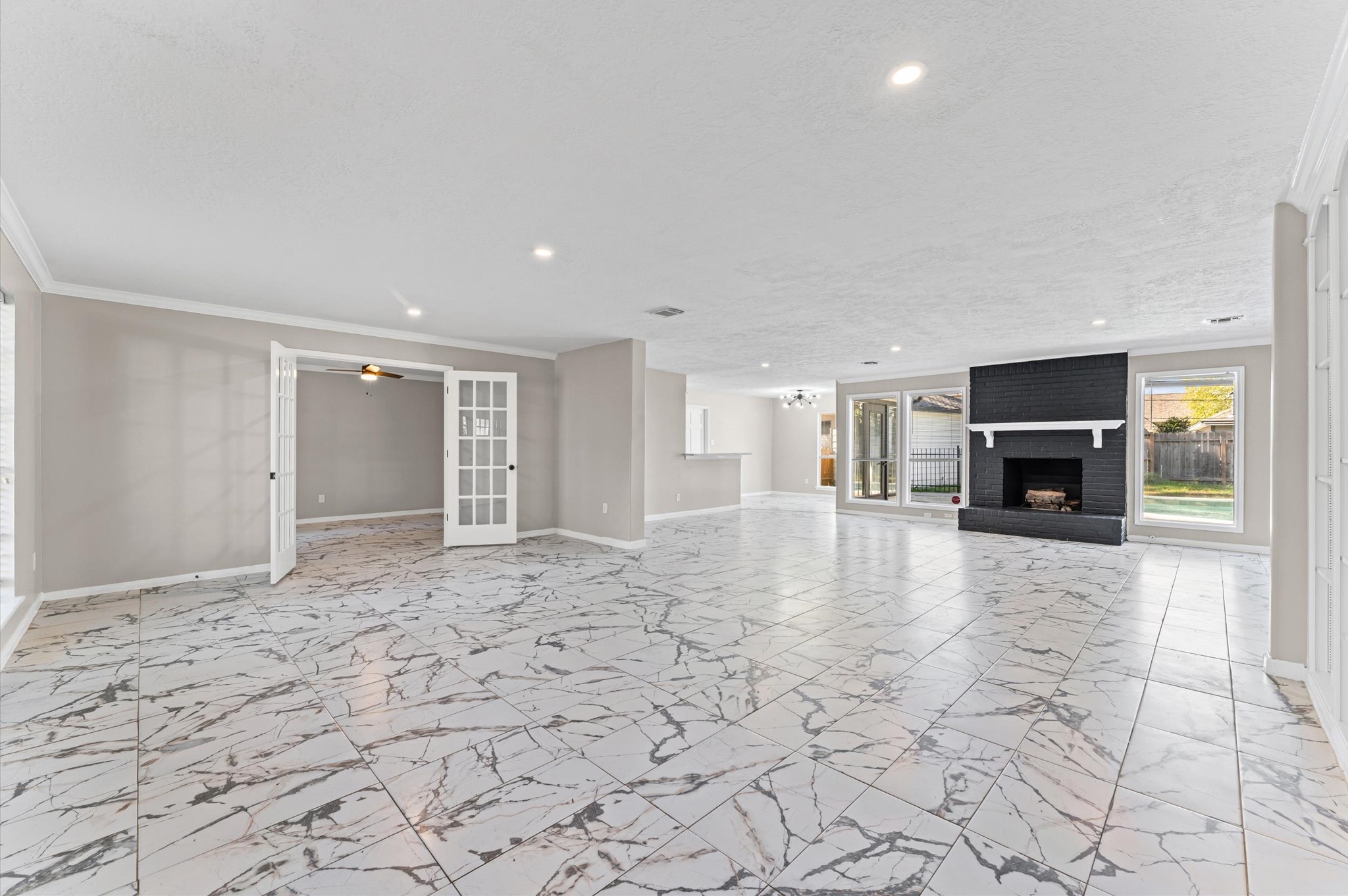 1822 Anvil Drive Houston, TX 77090 - Photo 5 of 29