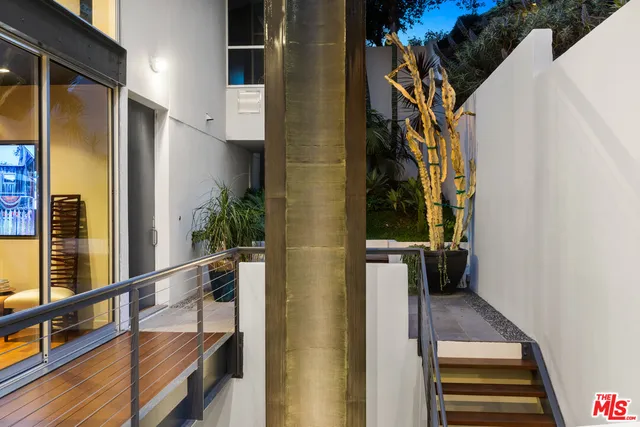 $22,500 | 2207 Bowmont Drive, Beverly Hills, CA 90210