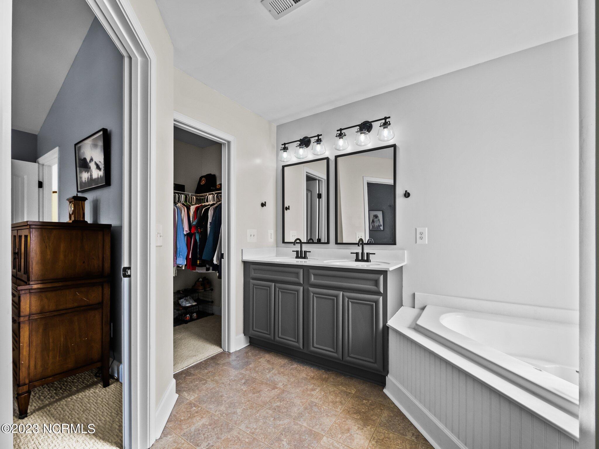 418 Amaryllis Lane Holly Ridge, NC 28445 - Photo 37 of 53 37-web-or-mls-P4160439