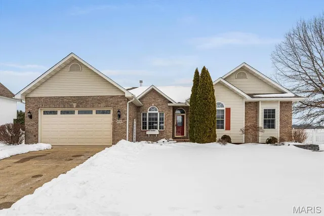 $385,000 | 8728 Wildewood Drive, Worden, IL 62097