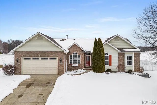 $385,000 | 8728 Wildewood Drive, Worden, IL 62097