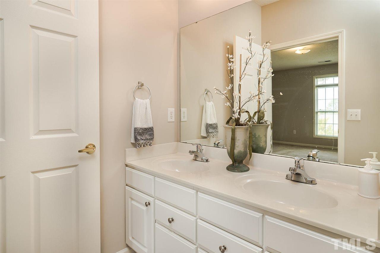 2511 Huntscroft Lane, Unit 302 Raleigh, NC 27617 - Photo 9 of 12