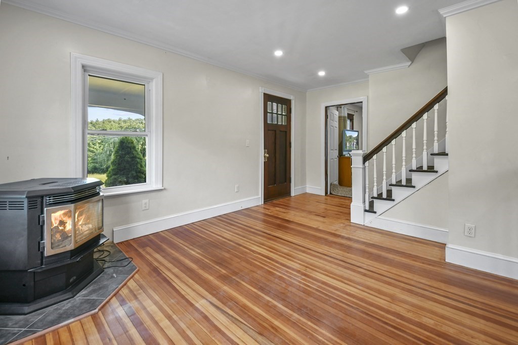 27 Bailey Road Holden, MA 01520 - Photo 6 of 42