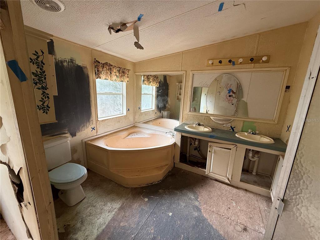 18710 Southeast 61st Street Road Ocklawaha, FL 32179 - Photo 19 of 25