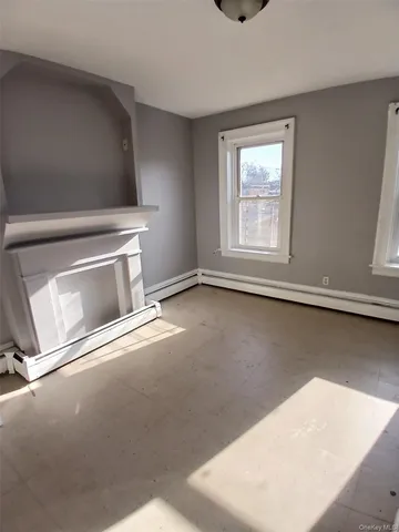 $2,000 | 40 Benkard Avenue, Unit 3, Newburgh, NY 12550