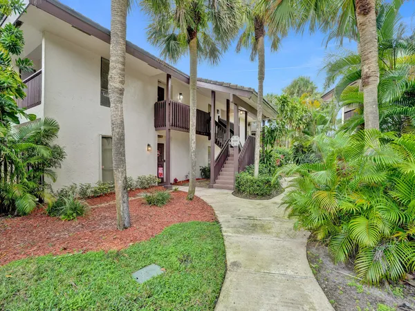 $2,700 | 9280 Sable Ridge Circle, Unit B, Boca Raton, FL 33428