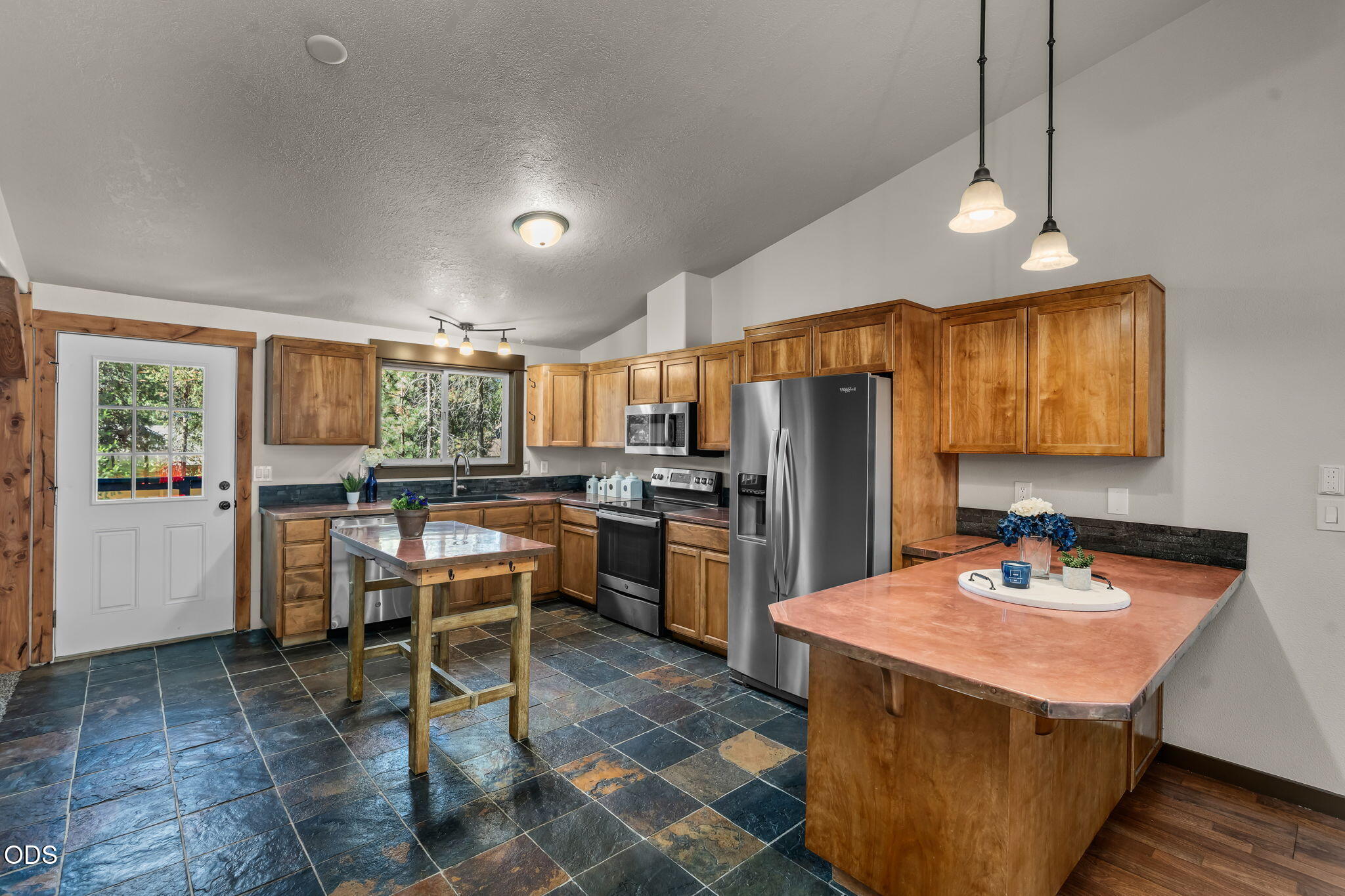 17065 Oxnard Road Bend, OR 97707 - Photo 6 of 49