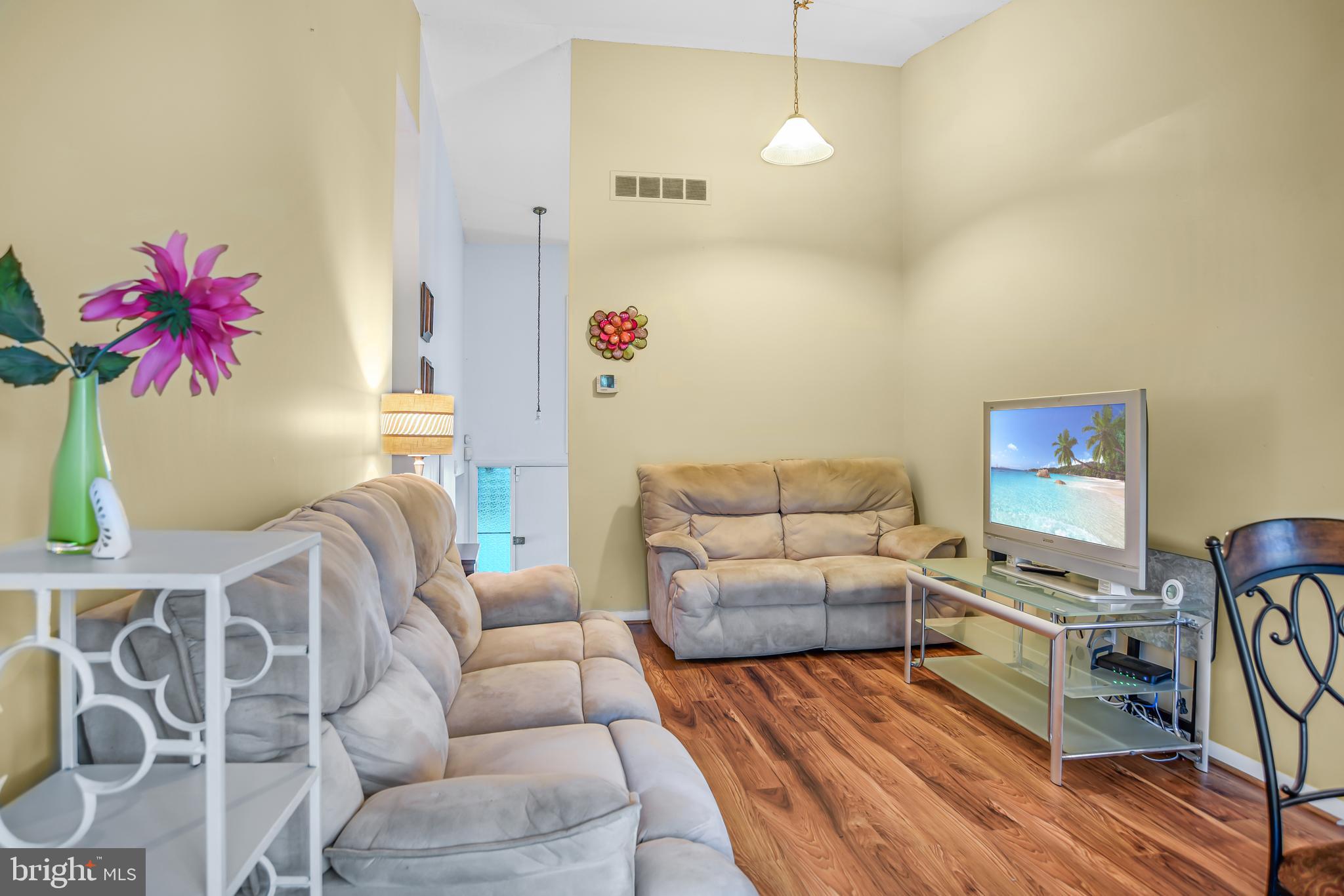 8239 Brattle Road Pikesville, MD 21208 - Photo 8 of 27 Family room