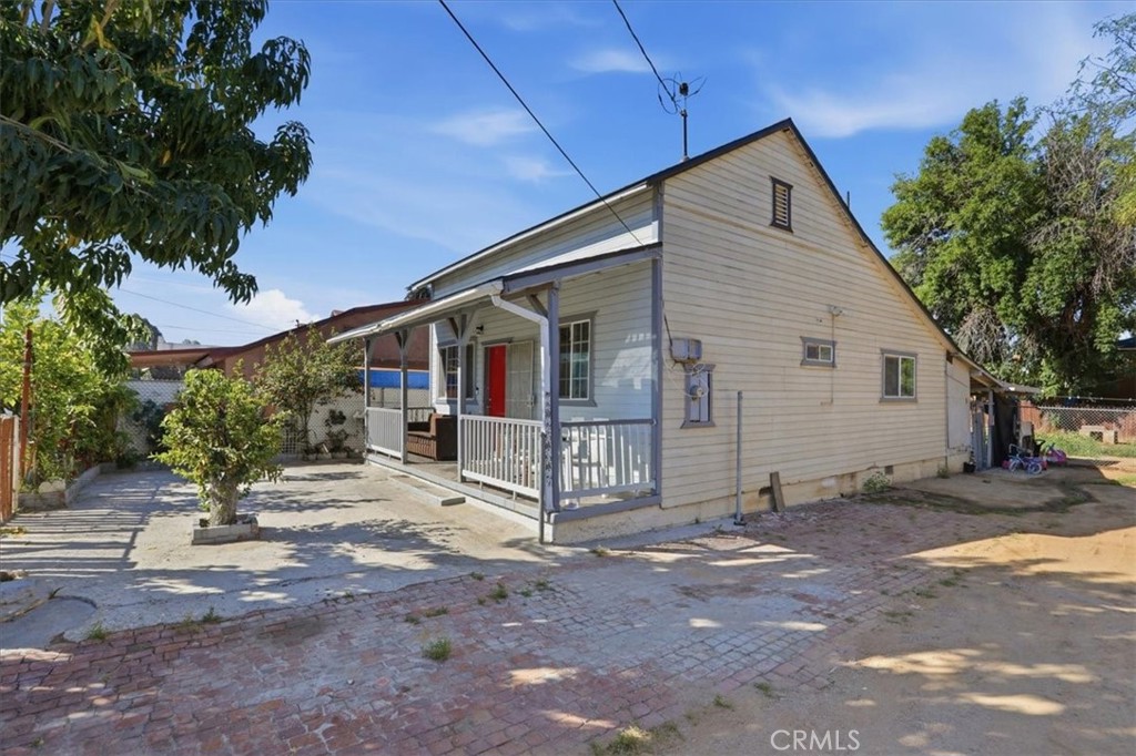 245 Commercial Avenue Riverside, CA 92507 - Photo 4 of 30 a view of a house with backyard