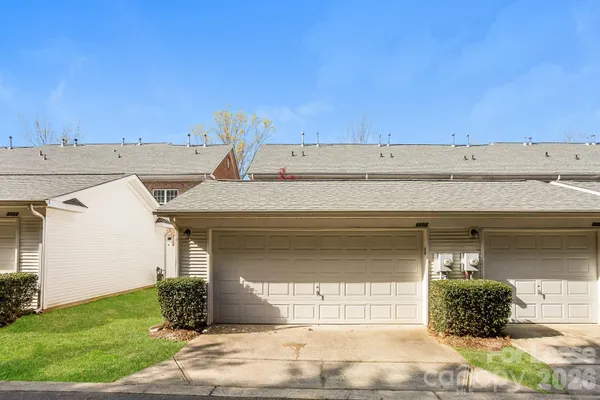 $1,855 | 8602 Beaver Creek Drive, Charlotte, NC 28269