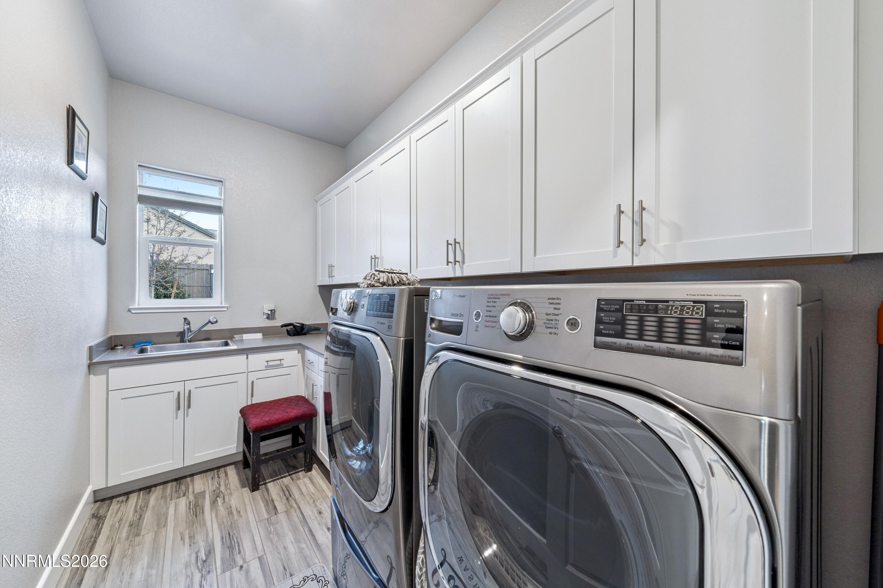 1213 Crawford Crk Court Reno, NV 89521 - Photo 15 of 25 a32