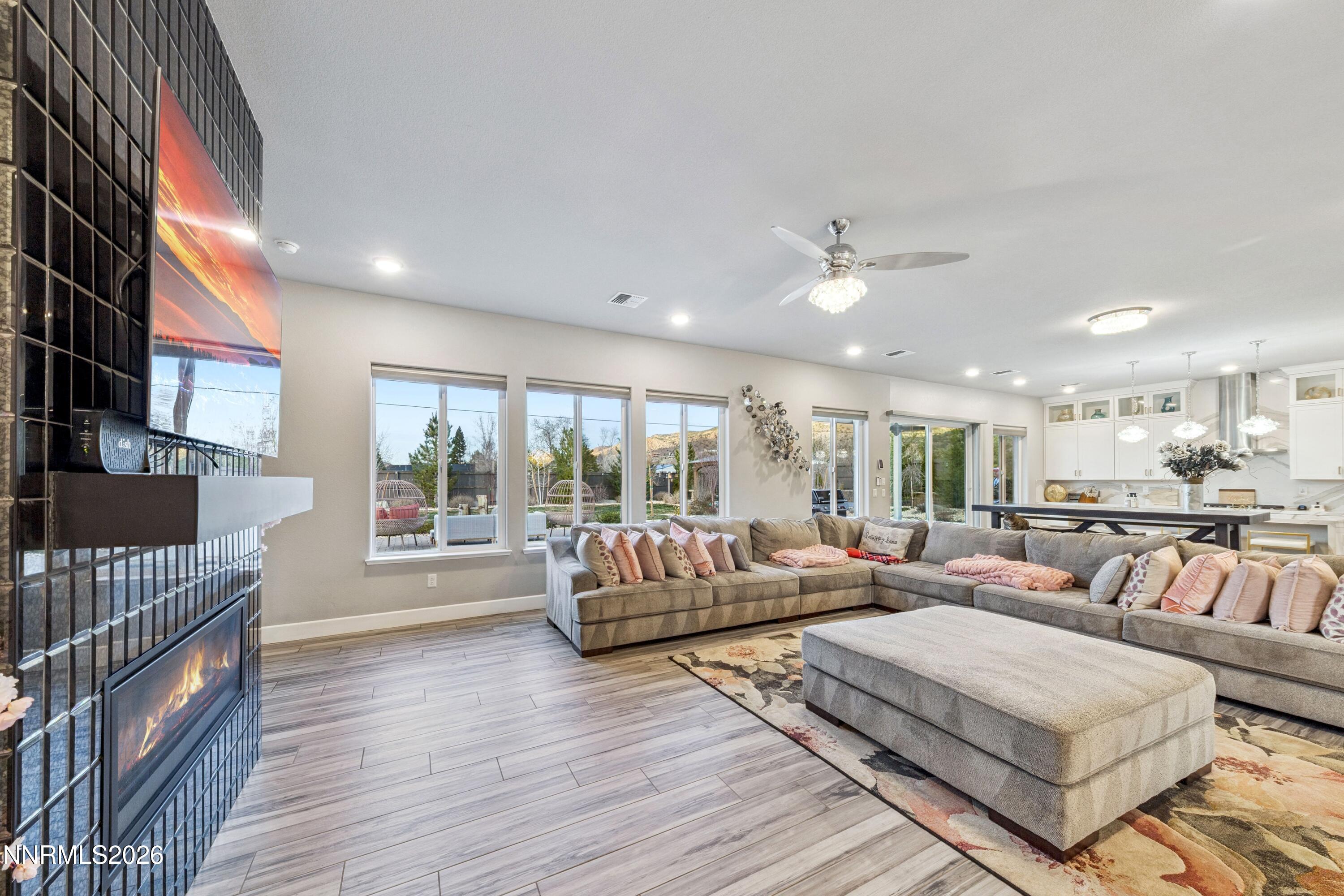 1213 Crawford Crk Court Reno, NV 89521 - Photo 7 of 25 a19