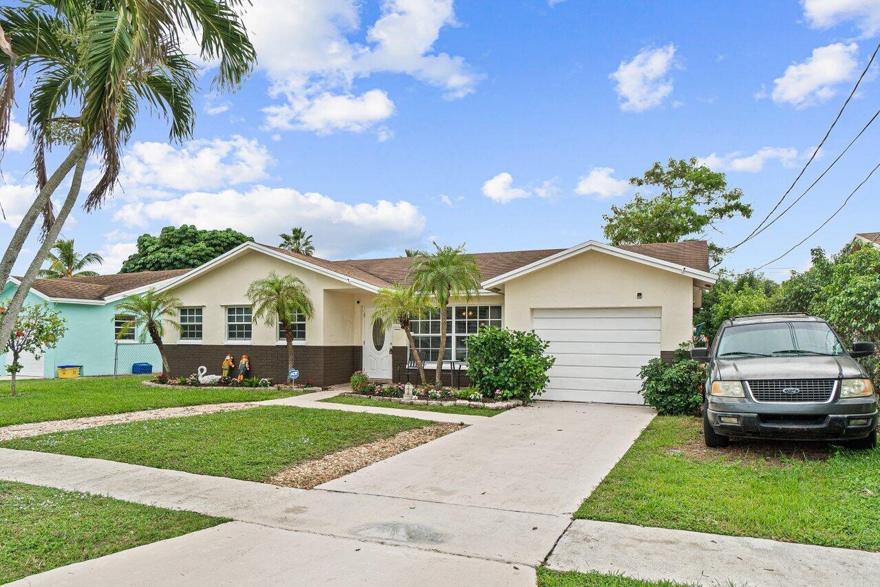 9300 Southwest 2nd Street Boca Raton, FL 33428 - Photo 2 of 25 002-9300Southwest2ndStreet-BocaRaton-FL-