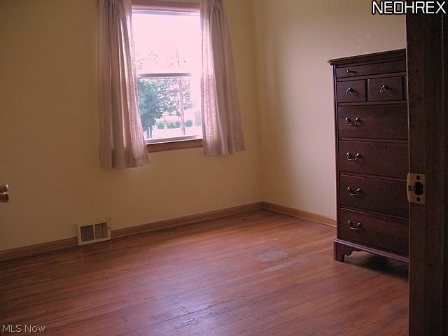 6053 Ascot Road Cleveland, OH 44124 - Photo 9 of 13