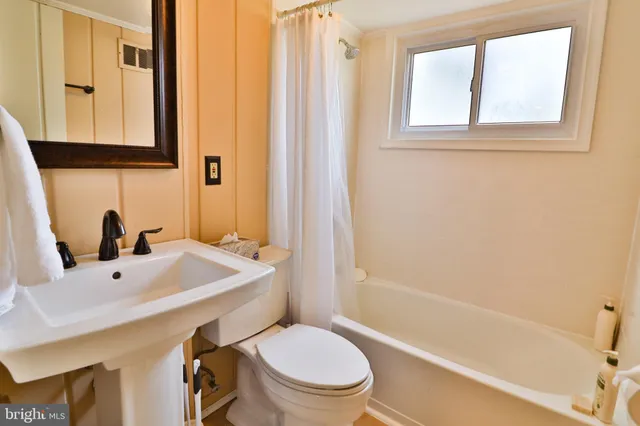 $3,100 | 1009 Kennon Court, Rockville, MD 20851