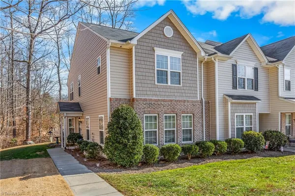 $237,500 | 460 Ridgebrooke Drive, High Point, NC 27265