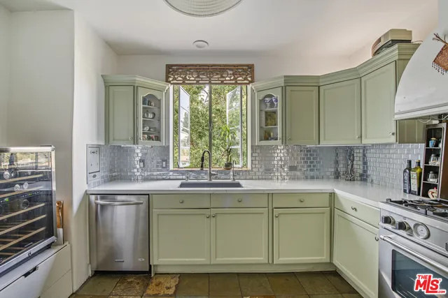 $3,491,000 | 2882 Belden Drive, Los Angeles, CA 90068