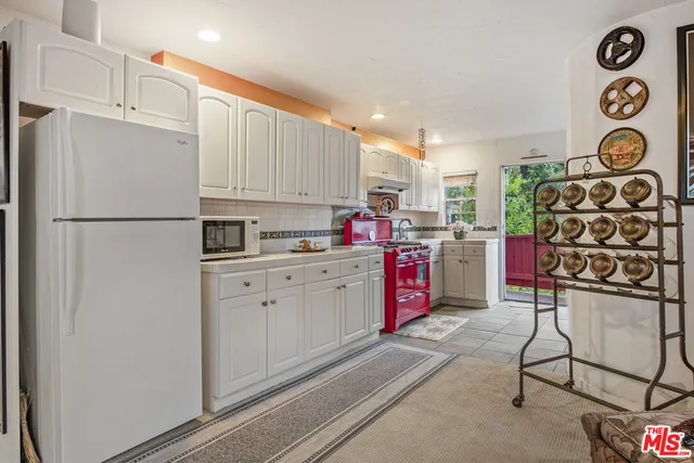 $3,491,000 | 2882 Belden Drive, Los Angeles, CA 90068