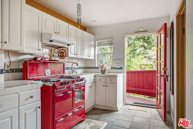 $3,491,000 | 2882 Belden Drive, Los Angeles, CA 90068