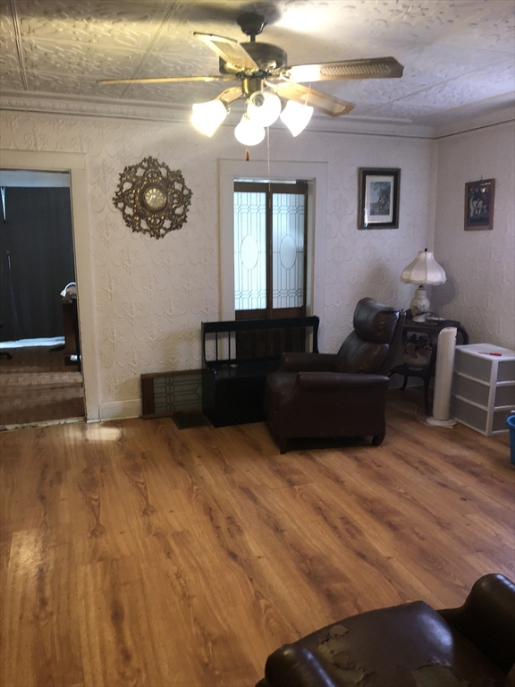 266 Pleasant Street Franklin, MA 02038 - Photo 8 of 15