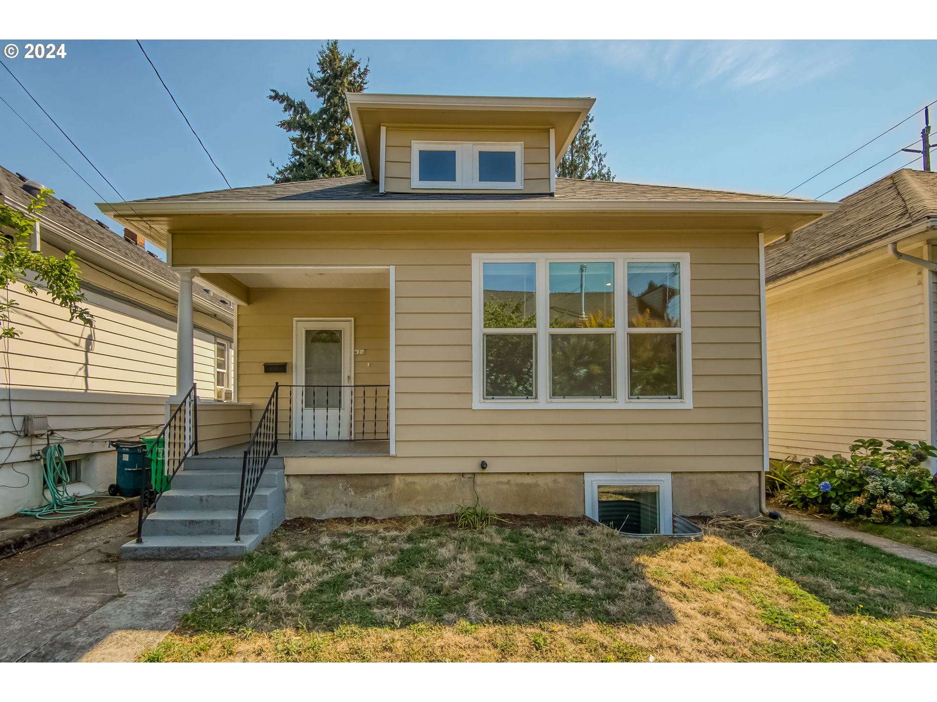 428 Southeast 30th Place Portland, OR 97214 - Photo 1 of 26