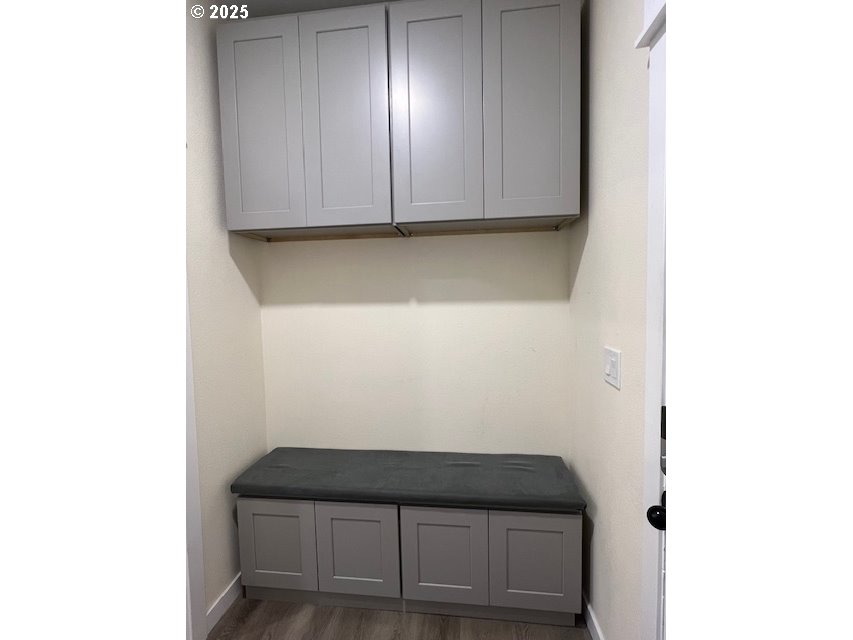 428 Southeast 30th Place Portland, OR 97214 - Photo 8 of 26 Entrance/Foyer