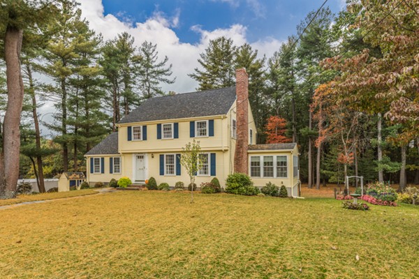 26 Olde Towne Road Lynnfield, MA 01940 - Photo 2 of 30 Gallery Image 2