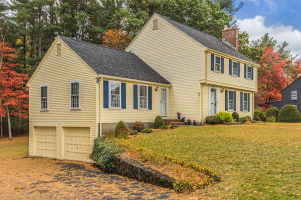26 Olde Towne Road Lynnfield, MA 01940 - Photo 5 of 30 Gallery Image 5