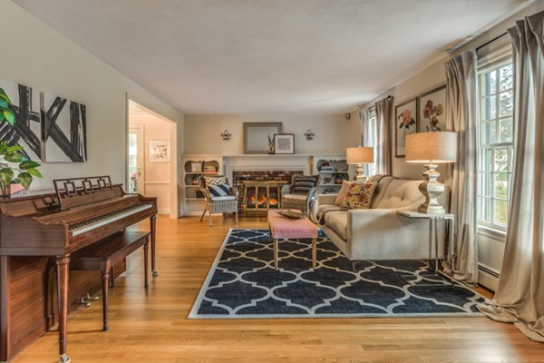 26 Olde Towne Road Lynnfield, MA 01940 - Photo 8 of 30 Gallery Image 8