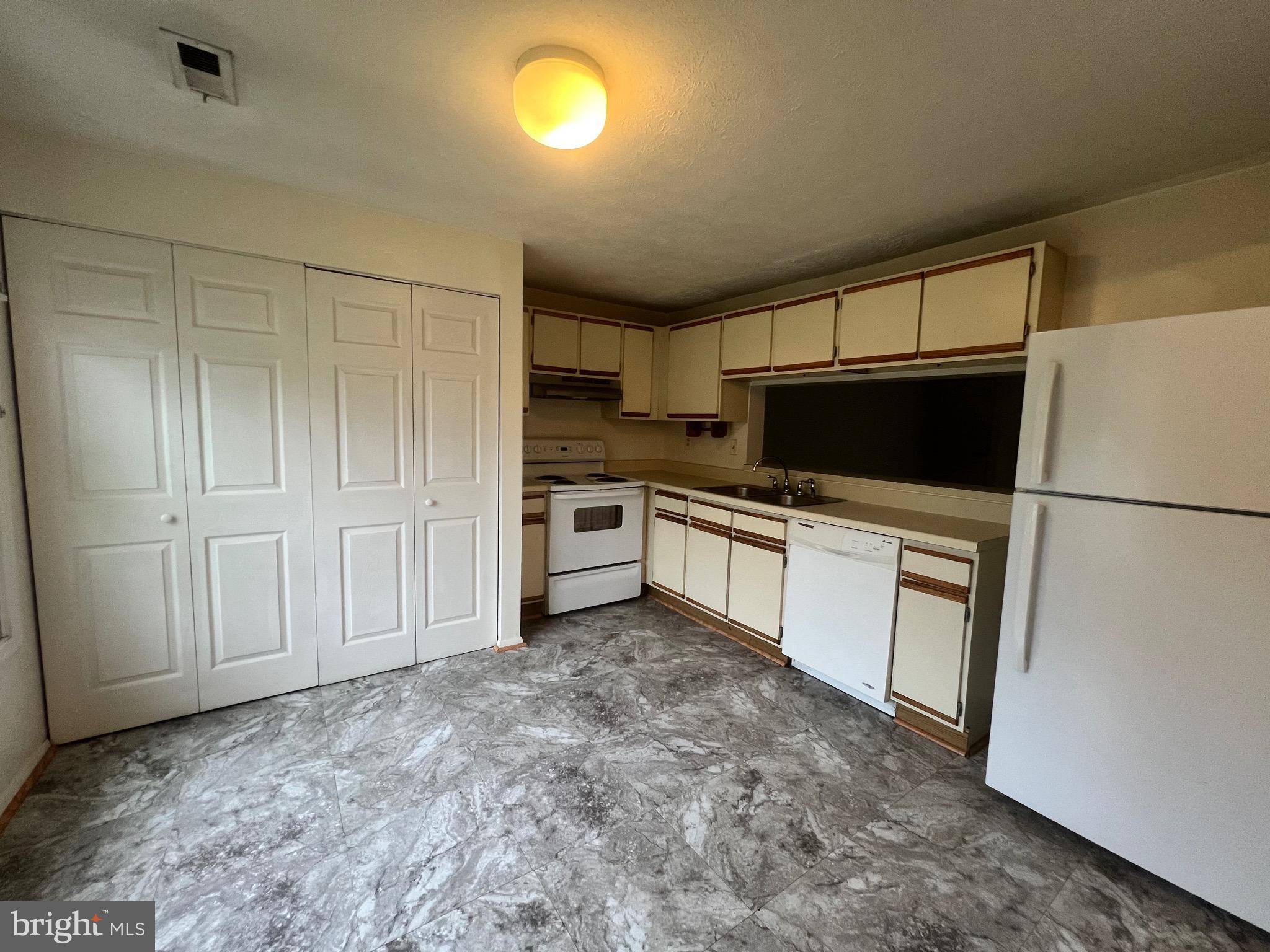 19207 Misty Meadow Terrace Germantown, MD 20874 - Photo 7 of 20