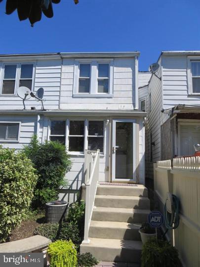 1265 Nottingham Way Hamilton, NJ 08609 - Photo 22 of 24 Exterior Back
