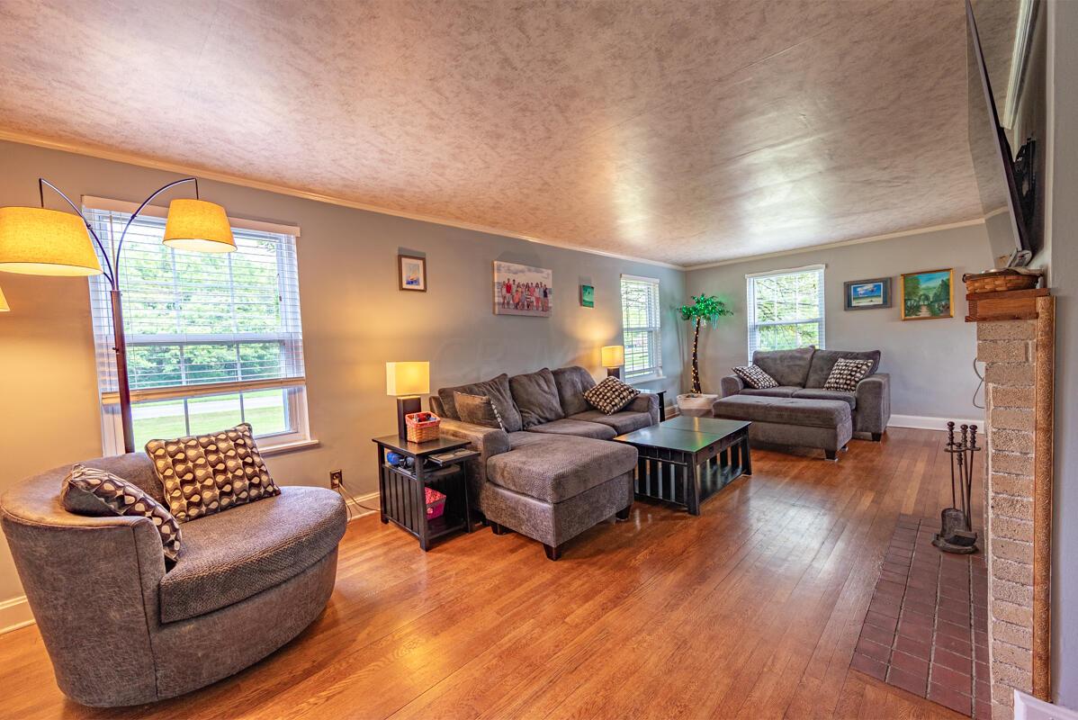 1548 Demorest Road Columbus, OH 43228 - Photo 11 of 69 Living Room