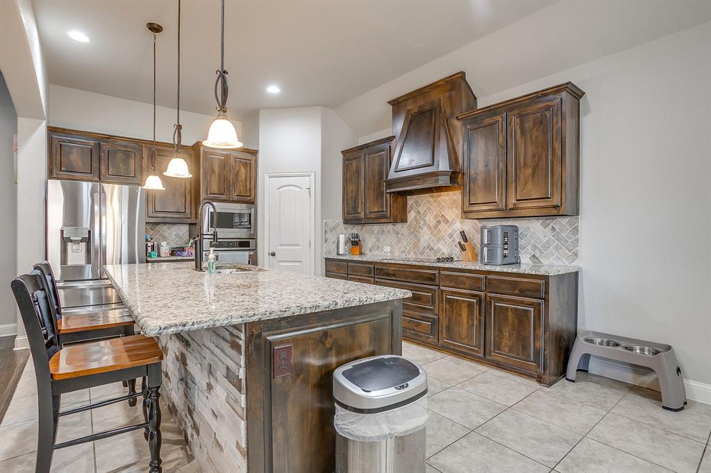 424 Delaware Street Burleson, TX 76028 - Photo 13 of 37