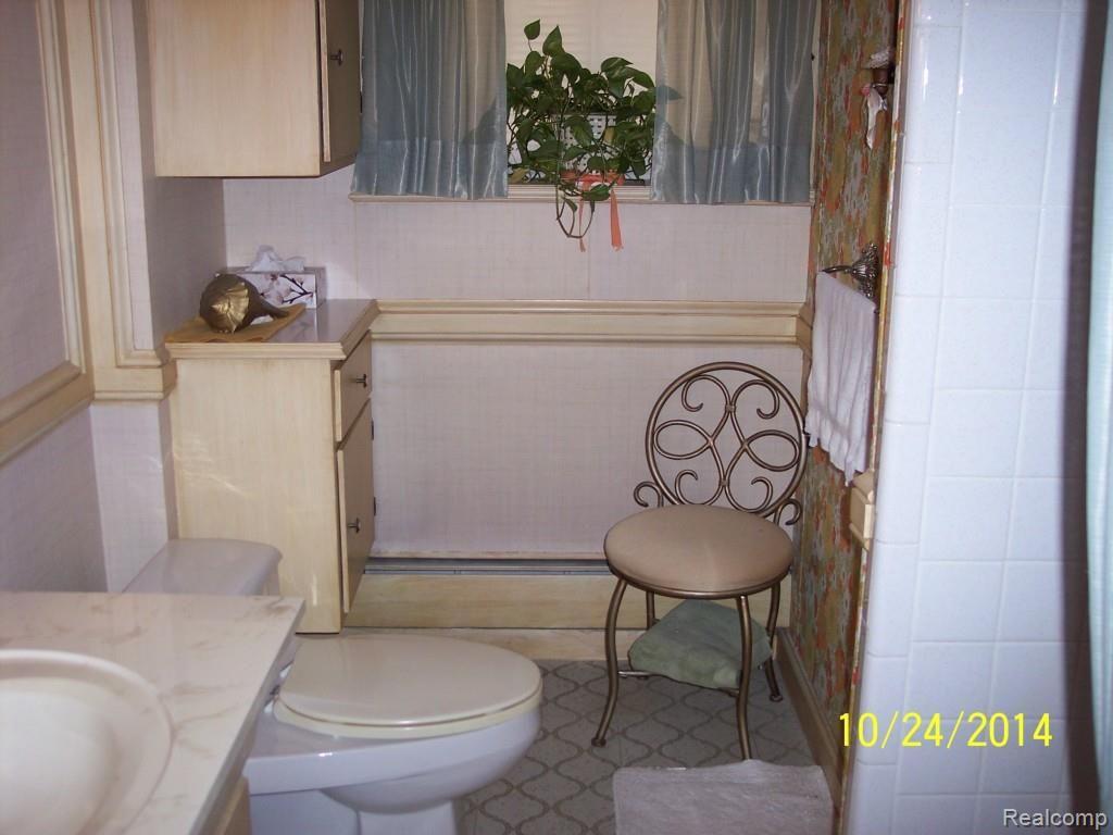 17047 Stephens Road Eastpointe, MI 48021 - Photo 12 of 12 100_2774.jpg