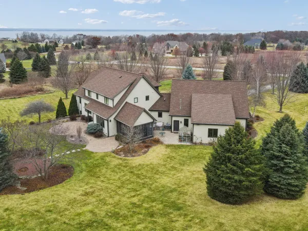 $975,000 | W4348 Niagara Lane, Taycheedah, WI 54937