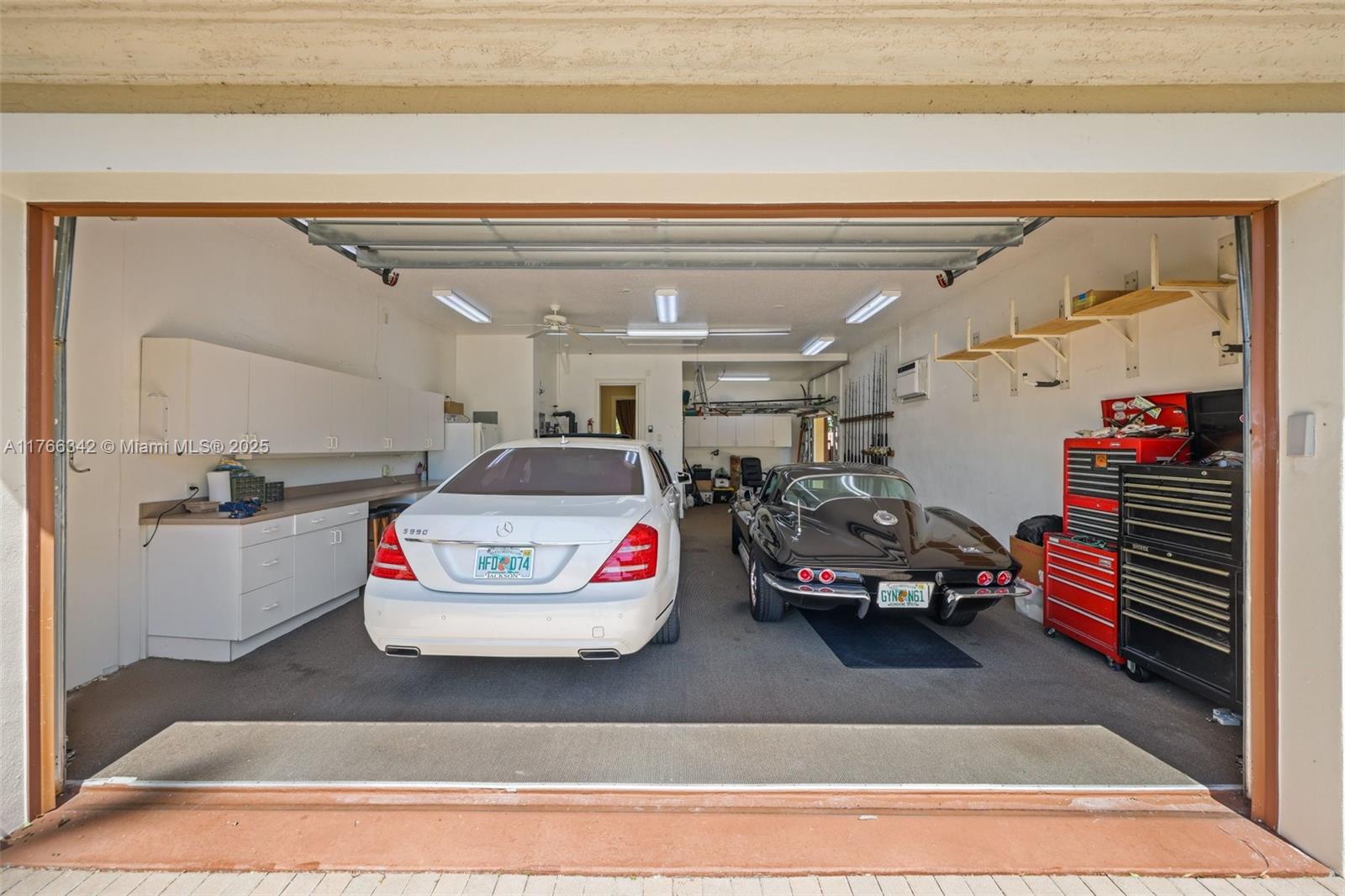 389 Oregon Lane Boca Raton, FL 33487 - Photo 5 of 85