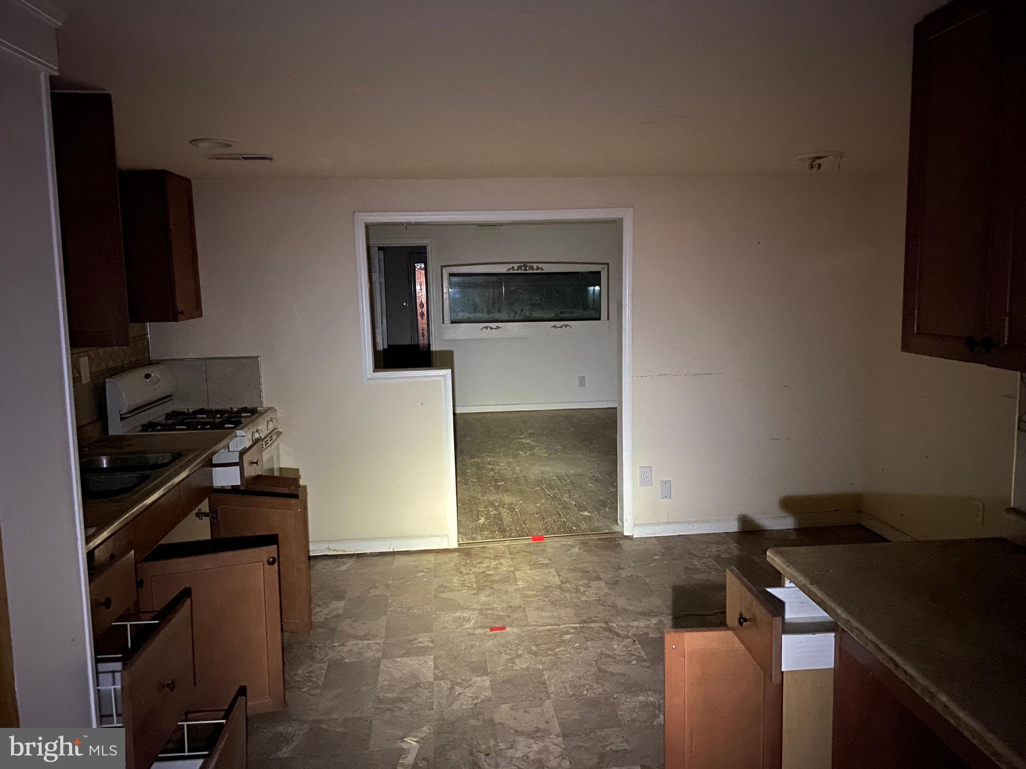 1905 Rettman Lane Baltimore, MD 21222 - Photo 2 of 16 Gallery Image 2
