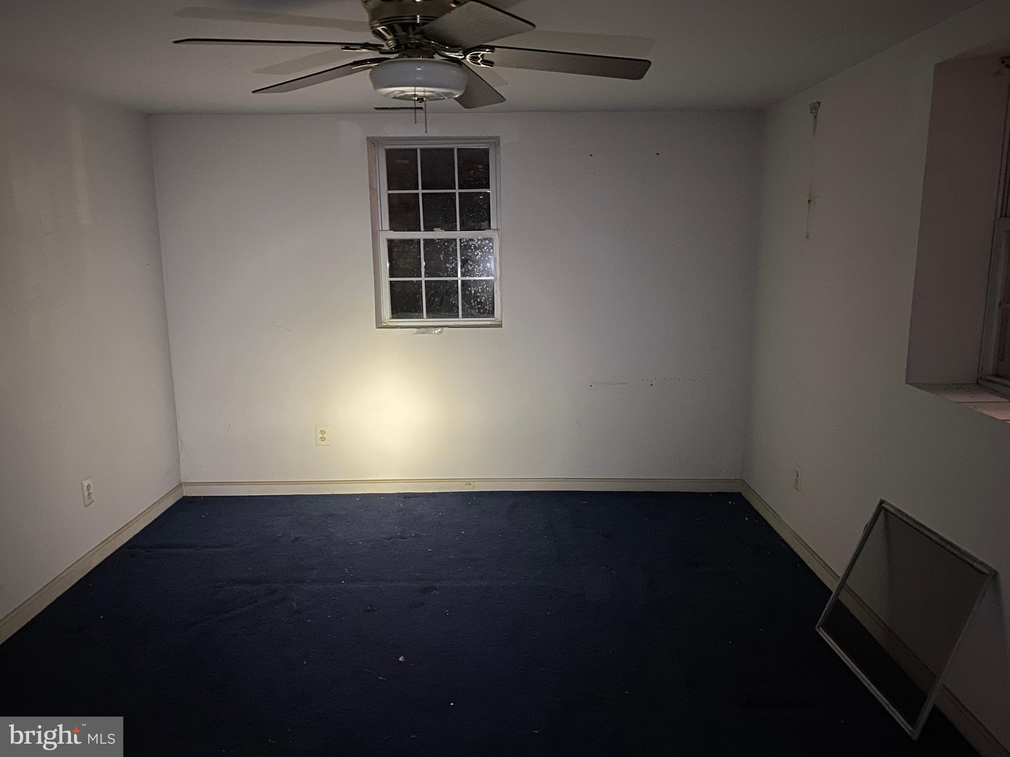 1905 Rettman Lane Baltimore, MD 21222 - Photo 4 of 16 Gallery Image 4