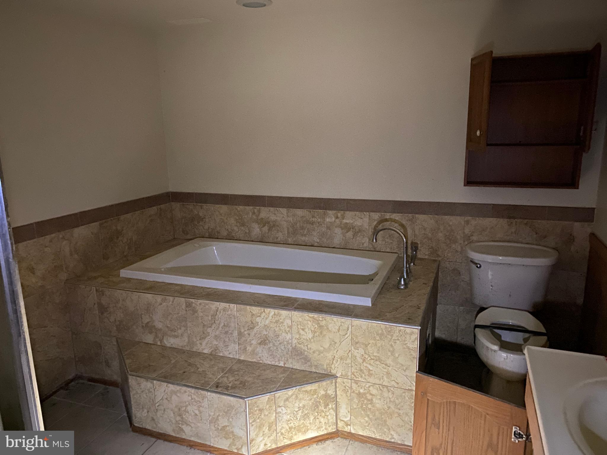 1905 Rettman Lane Baltimore, MD 21222 - Photo 6 of 16 Gallery Image 6