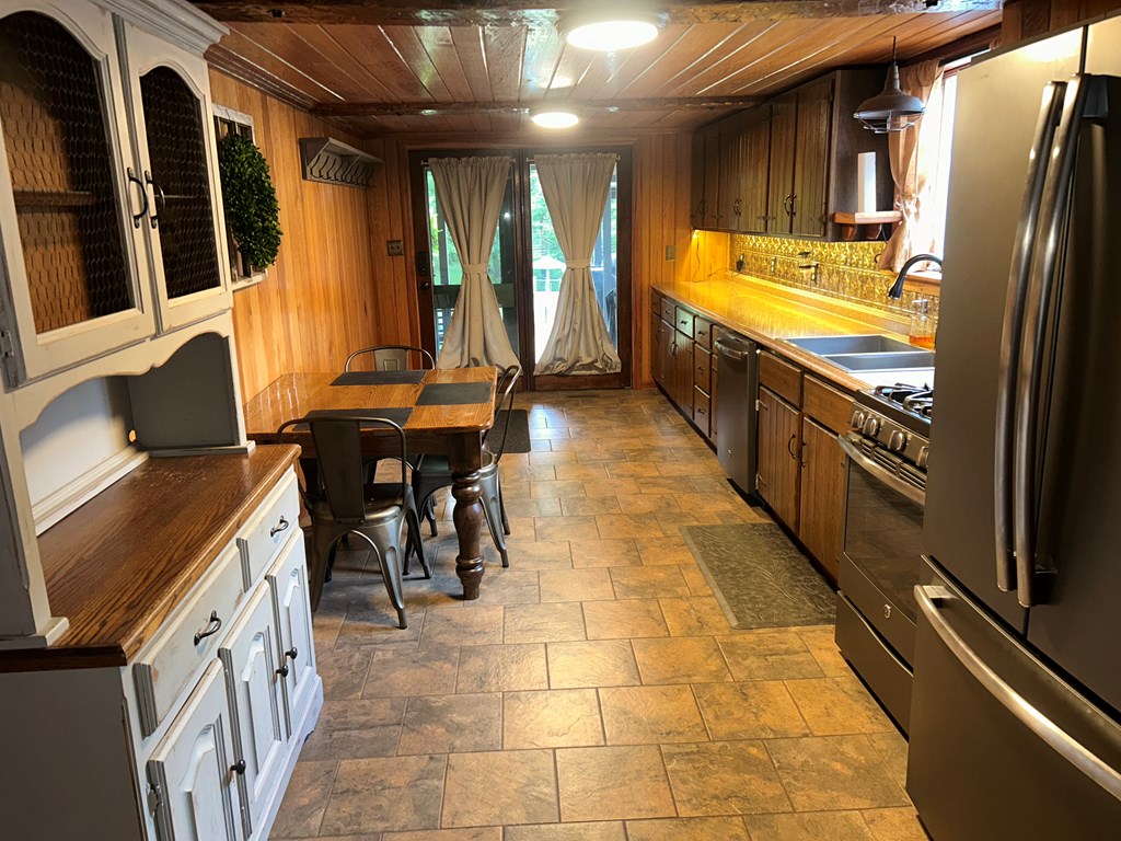 5389 Doc Walker Road Parker, PA 16049 - Photo 16 of 41