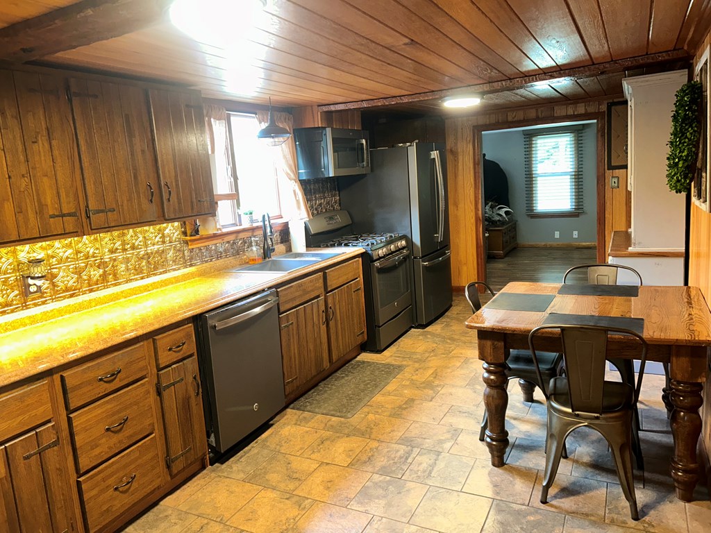 5389 Doc Walker Road Parker, PA 16049 - Photo 18 of 41