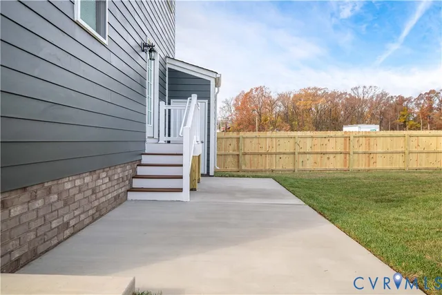 a picture of a black and white wall