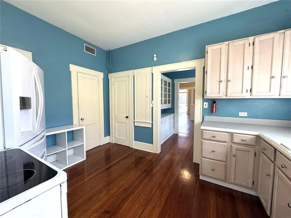 $2,695 | 120 South Thornton Avenue, Orlando, FL 32801